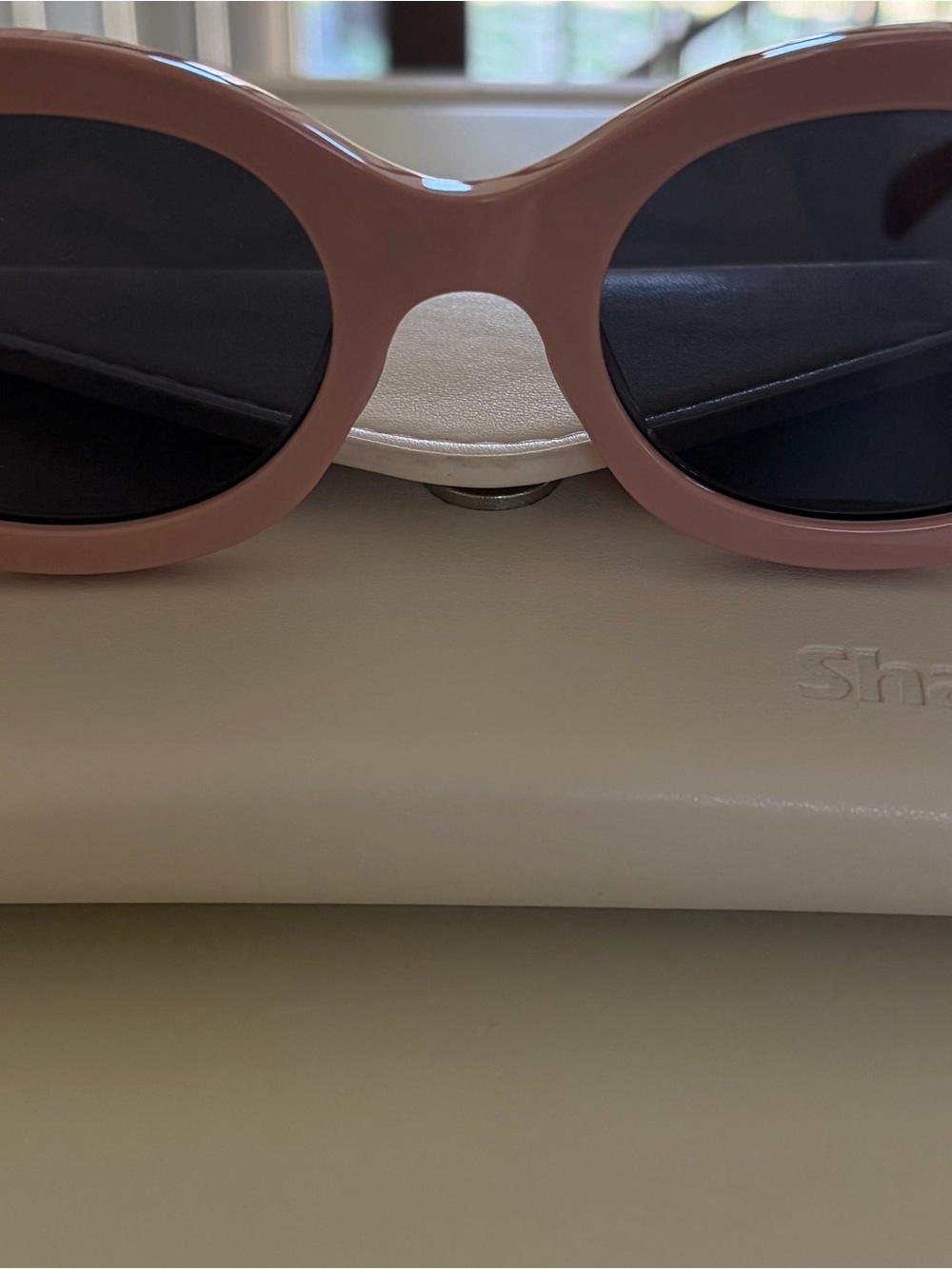 Women’s Pink Round Sunglasses - Classic Oval Frame
